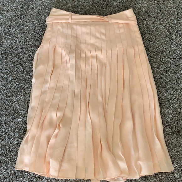 peachy cream pleated knee length skirt with tie - Picture 4 of 5